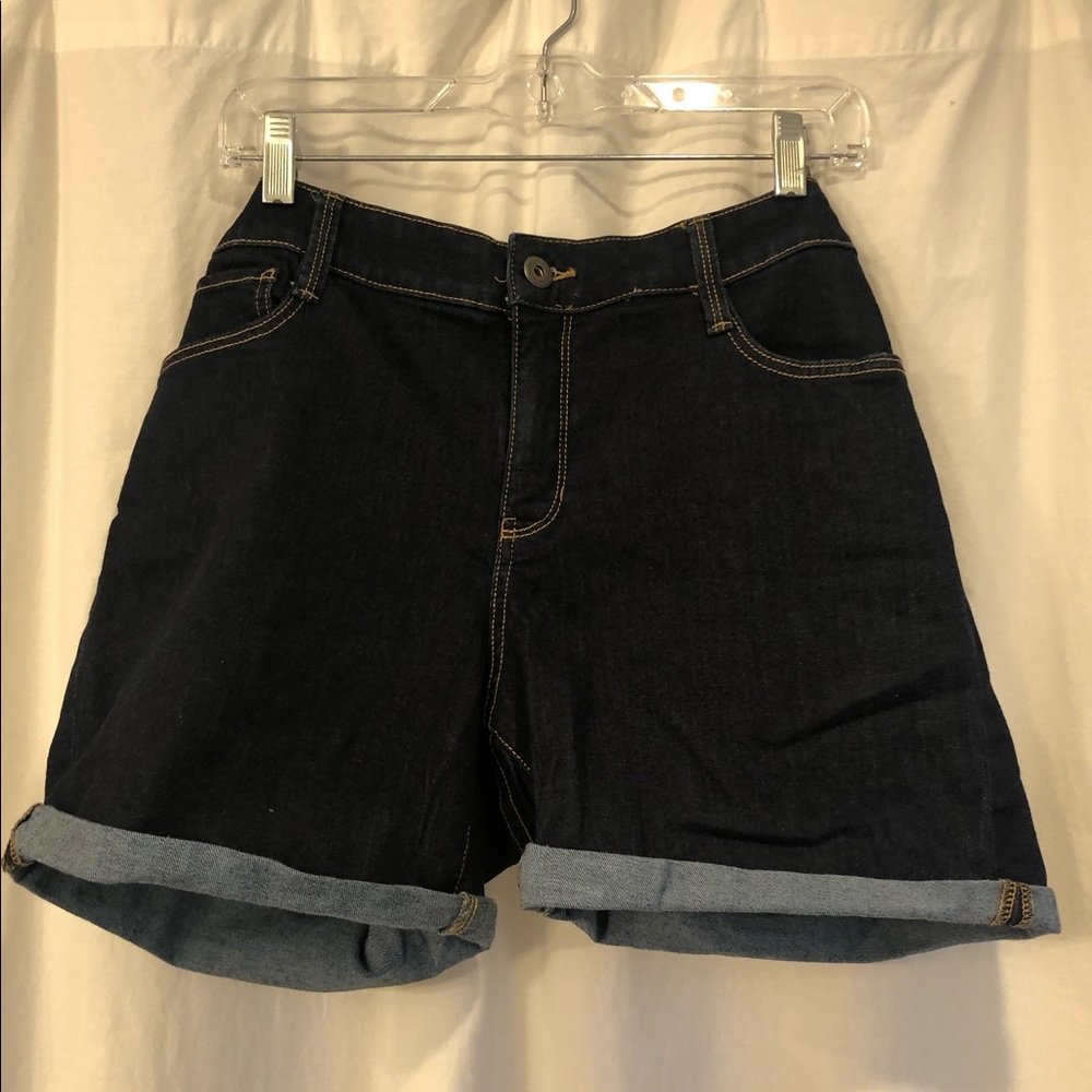 Womans size 14 St Johns Bay jean short